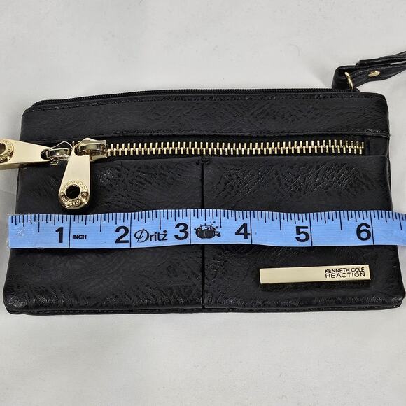 KENNETH COLE WOMEN'S BLACK SMALL WRISTLET PURSE ZIPPERED FRONT - Picture 5 of 6